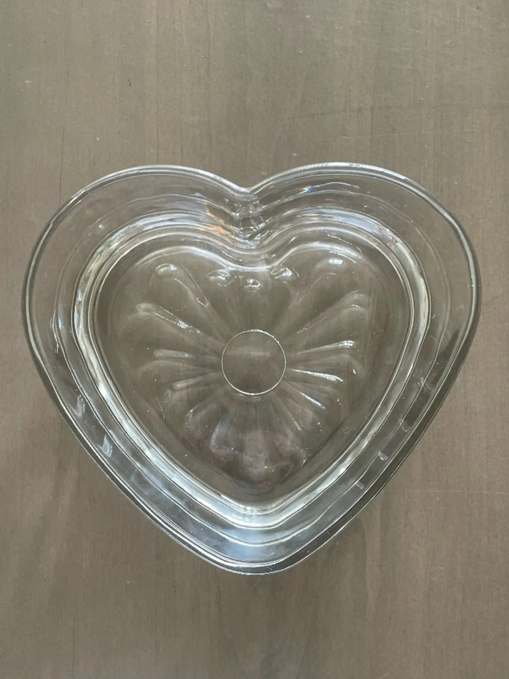 Set of 3 Vintage Heart Shaped Pressed Glass Bowls Starburst Daisy Base Dish